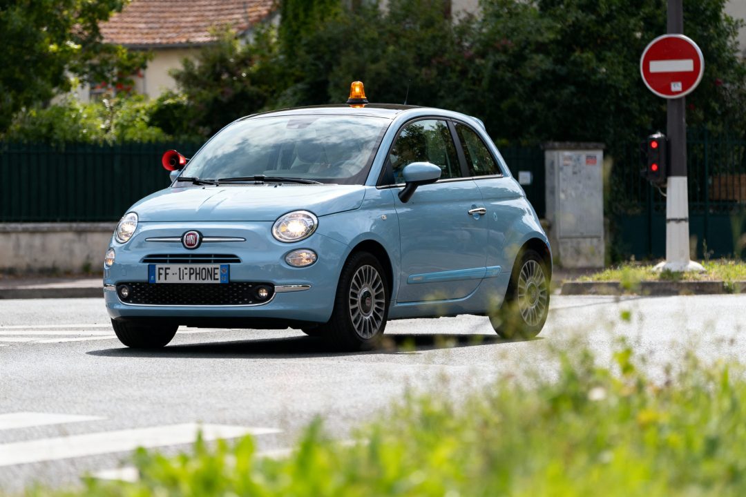 fiat 500 électrique klaxon à la fermeture